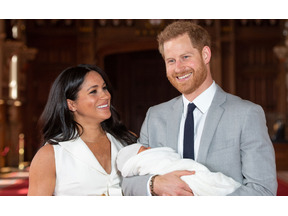 ヘンリー王子＆メーガン妃、第1子アーチーくんの洗礼式の写真を公開 画像