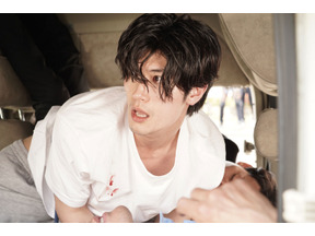 三浦春馬の主題歌に「歌声に鳥肌」視聴者絶賛の声…「TWO WEEKS」1話 画像