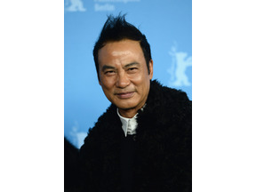 香港のベテラン俳優サイモン・ヤム、中国でのイベント中に腹部を刺される 画像