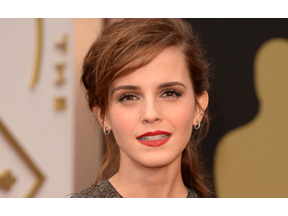 エマ・ワトソン、J・K・ローリング54歳の誕生日を“仮装写真”でお祝い 画像