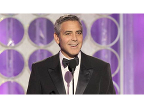 ゴールデン・グローブ賞受賞のG・クルーニー　盟友ブラピの杖を手に登壇、功績を称賛 画像