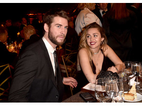 マイリー・サイラス、リアム・ヘムズワースと約8か月で離婚…女友達とキスも 画像