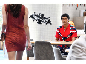 阿部寛、80年代風デートファッションに「溢れるメンズノンノ感」…「まだ結婚できない男」第2話 画像