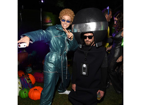 ハリウッドでハロウィンパーティーが大盛況 ジェシカ・ビールは“夫”になりきり!? 画像