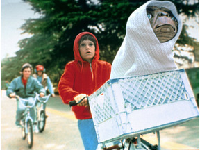『E.T.』が37年ぶりにCMでカムバック、エリオット役のヘンリー・トーマスも登場 画像
