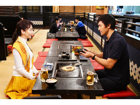 阿部寛“もんじゃデート”でのコテさばきが話題に…「まだ結婚できない男」第9話 画像