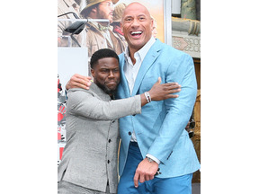 ケヴィン・ハート、チャイニーズ・シアターに手形を刻む ドウェイン・ジョンソンら祝福 画像