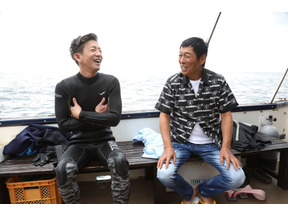 木村拓哉、新曲TV初披露 明石家さんまと奄美大島へ「さんタク」 画像