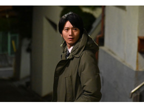 松村北斗のピアノ演奏＆白黒シャツ姿に注目集まる…「10の秘密」2話 画像