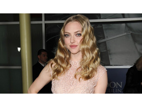 アマンダ・セイフライド、ジョシュ・ハートネットとスピード破局 画像