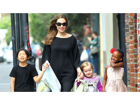 ブラッド＆アンジェリーナ、子供たちも一緒にガラパゴス諸島へ婚前旅行 画像