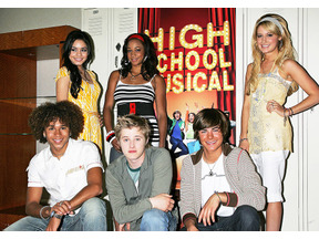 ザック・エフロンも出演予定「ハイスクール・ミュージカル」メンバーが自宅から特別番組 画像