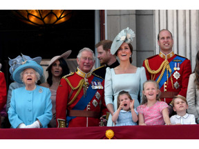 エリザベス女王、誕生日祝砲を中止に 在位68年間で初めて「適切ではない」 画像