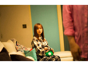 安達祐実、高校時代の“写メ”姿に「マジか…」と驚きの声「捨ててよ、安達さん。」第3話 画像