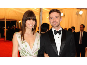 ジャスティン・ティンバーレイクとジェシカ・ビール、婚約を祝うパーティを友人が開催 画像