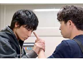 綾野剛と星野源の“バディ”に「スピード感すげー」「たまらなくゾクゾクした」…「MIU404」1話 画像