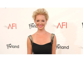 キャサリン・ハイグル、養子に迎えた新生児の子育てに奮闘中 画像