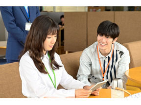 松岡茉優＆三浦春馬、「痛いの痛いの飛んでけ」から“キス”が話題に…「おカネの切れ目が恋のはじまり」3話 画像