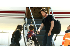 『ダークナイト　ライジング』キャストが帰国の途に　C・ベイルが声明を発表 画像