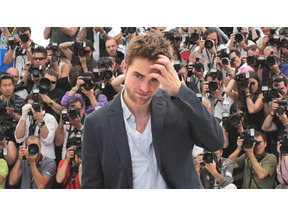 傷心のロバート・パティンソン、R・ウィザースプーンの別邸で今後を思案中 画像