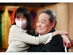 戸田恵梨香の“小悪魔”ぶりが話題に リアルな“介護ストーリー”にも注目集まる「俺の家の話」1話 画像