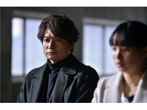 香取慎吾“万丞”の語りに「胸が熱くなりました」「瞳に吸い込まれそう」の声続々…「アノニマス」3話 画像