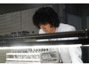 冷凍保存装置の中身に「首藤の愛する人」説、中条あやみ“来美”の行動にも様々な予想…「君と世界が終わる日に」9話 画像