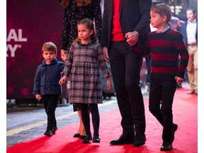 イギリスで母の日を目前に、ジョージ王子ら3きょうだいのダイアナ妃への手作りカードが公開に 画像