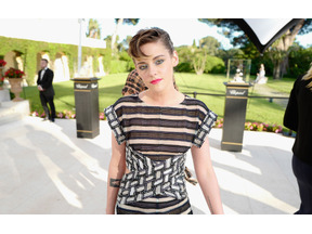 クリステン・スチュワート演じるダイアナ妃の最新ルックが公開に 画像