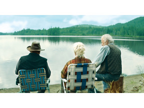 神秘的な森と湖に抱かれて、優しく穏やかに紡がれる世捨て人たちの人生賛歌『やすらぎの森』 画像