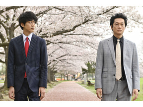 麻生久美子“巴”と入れ替わった井浦新に絶賛、三浦翔平“高見沢”との三角関係を期待する声も…「あのときキスしておけば」2話 画像