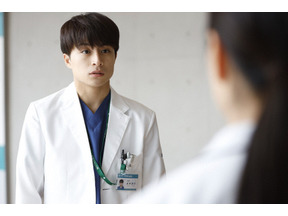 白濱亜嵐“隆治”の涙からの主題歌「konomama」に「涙腺決壊」「心に染みた」の声多数…「泣くな研修医」3話 画像