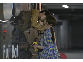 川口春奈＆横浜流星“窓越しキス”に「最高オブ最高」、向井理“同居展開”に驚きも…「着飾る恋には理由があって」5話 画像