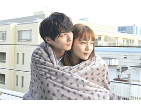 川口春奈＆横浜流星“毛布バックハグ”と丸山隆平＆中村アン“洗濯機キス”にキュン反応集中…「着飾る恋には理由があって」6話 画像