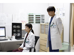 木南晴夏“佐藤”の言葉に「愛ある指導をしてる」の声…「泣くな研修医」6話 画像