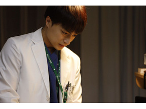 「メンディくさがらず」のコピーに爆笑する視聴者続出、「GENERATIONS」ポスターが話題に…「泣くな研修医」7話 画像