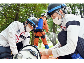 鈴木亮平“喜多見”に「二刀流すごすぎ」「超人か」等の声続々、賀来賢人“音羽”のツンデレぶりが今週も話題に…「TOKYO MER」6話 画像