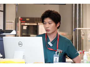 田中圭“成瀬”スイカ割で見せたギャップに「可愛すぎ」、将来への迷いには視聴者から様々な声…「ナイト・ドクター」7話 画像