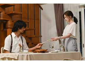 斎藤工“ヘミングウェイ”と白石麻衣“詠美”の長電話に「恋人同士」「相思相愛」の声続々…「漂着者」4話 画像