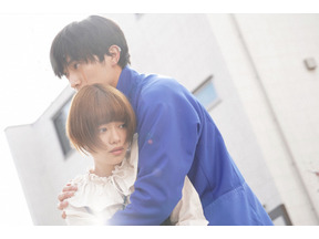 杉野遥亮“森生”の優しいハグに「100億満点」、鈴木伸之“獅子王”の就職報告にも驚きと笑いあふれる…「恋です！」3話 画像