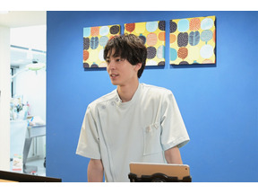 高杉真宙演じる動物病院の看護師“牧原”に「キラキラが凄い」と注目集まる…「婚姻届に判を捺しただけですが」2話 画像