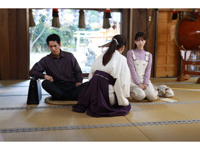 “袋かぶり霊”に「夢に出てきそう」「廊下も歩けない」恐怖の声殺到、斉藤由貴“志麻”の除霊費倍増には「現実的」…「言霊荘」第4話 画像