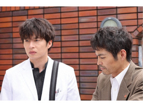 田中圭“神保”の激甘ドリンクに「シリーズ化してほしい」、安田顕“安堂”のくしゃみにも反響多数…「らせんの迷宮」4話 画像