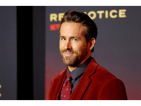 ライアン・レイノルズ、数年通っている行きつけのピザ屋で「ベン・アフレックだと思われている」 画像