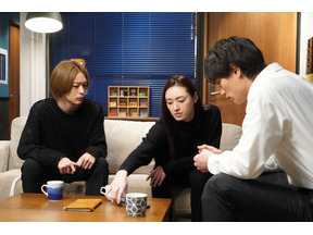 毛布をシェアする鈴木伸之“一狼”＆犬飼貴丈“獅郎”…おまけシーンにSNS「可愛い」連発「ケイ×ヤク」5話 画像