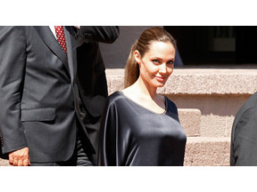 アンジェリーナ・ジョリー、子供たちにパパラッチについて説明 画像