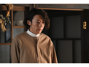 高橋一生“高橋”、指輪をはめようとする手が震える姿に「痛くて切ない」「辛すぎた」などの声、その演技にも絶賛集まる…「恋せぬふたり」7話 画像