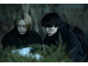 鈴木伸之“一狼”＆犬飼貴丈“獅郎”の“おでこ合わせ”が話題、おまけシーンの“契約更新書類”にも注目集まる…「ケイ×ヤク」最終回 画像