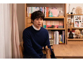 長尾謙杜“託也”、祖母とのハグに涙…松本潤“チカラ”の長ゼリフシーンに「芝居も記憶力もハンパない」の声も「となりのチカラ」第8話 画像