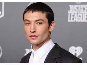 エズラ・ミラー、ハワイで共に過ごした夫婦が一時的接近禁止命令を取り下げ…それでも問題は山積み 画像